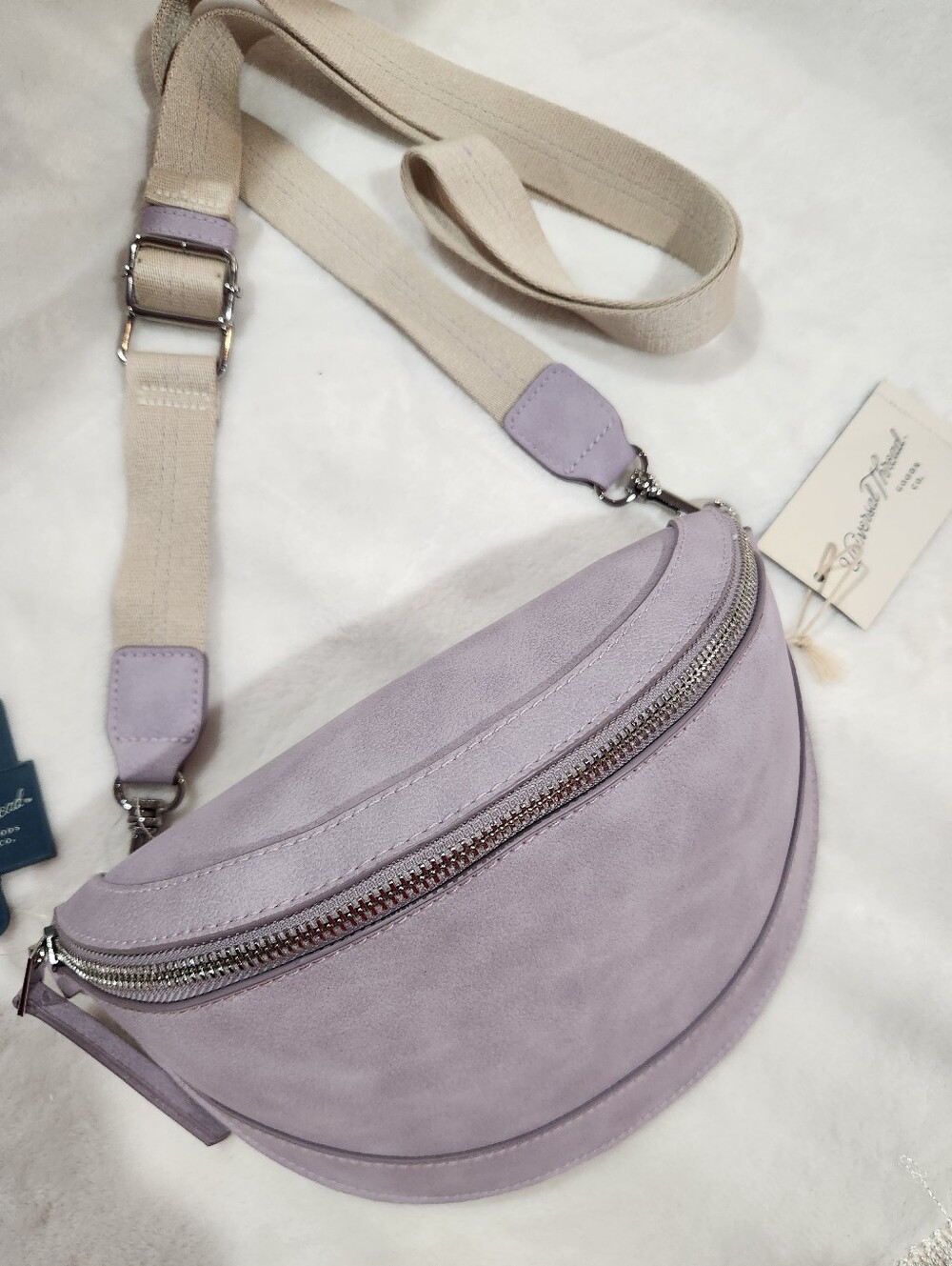 Universal Thread Fanny Pack/Crossbody Bag, NWT, Lilac Color